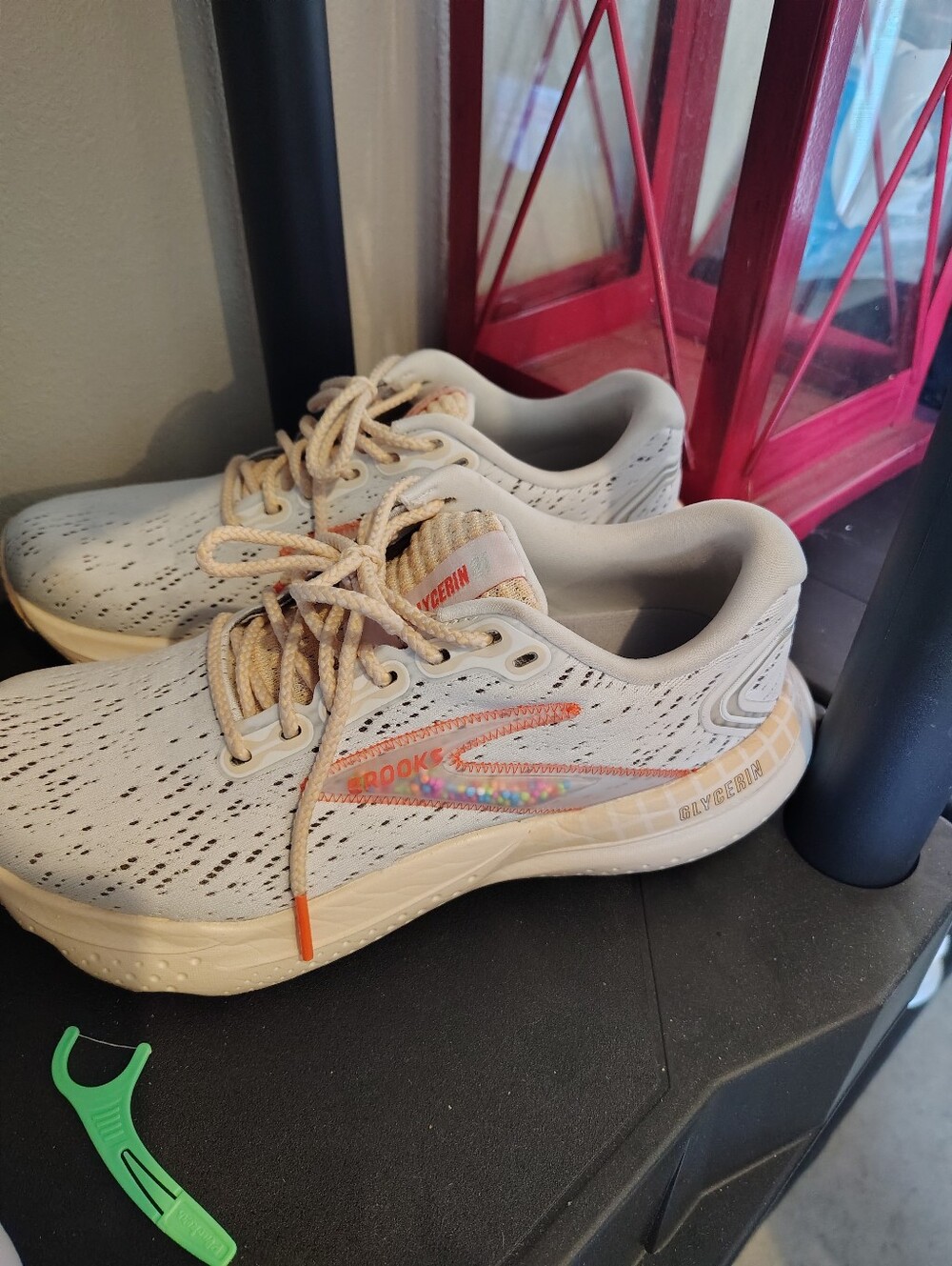 Brooks Glycerin 21 White with Peach Accent Running Shoes Ice Cream